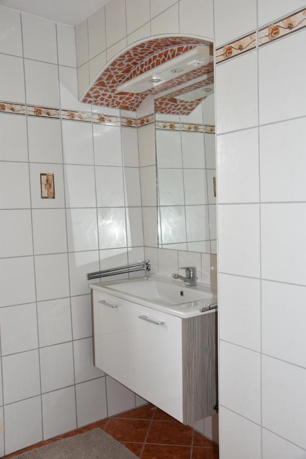 Biohof Weissensteiner Apartment Ullrichs Luaran gambar