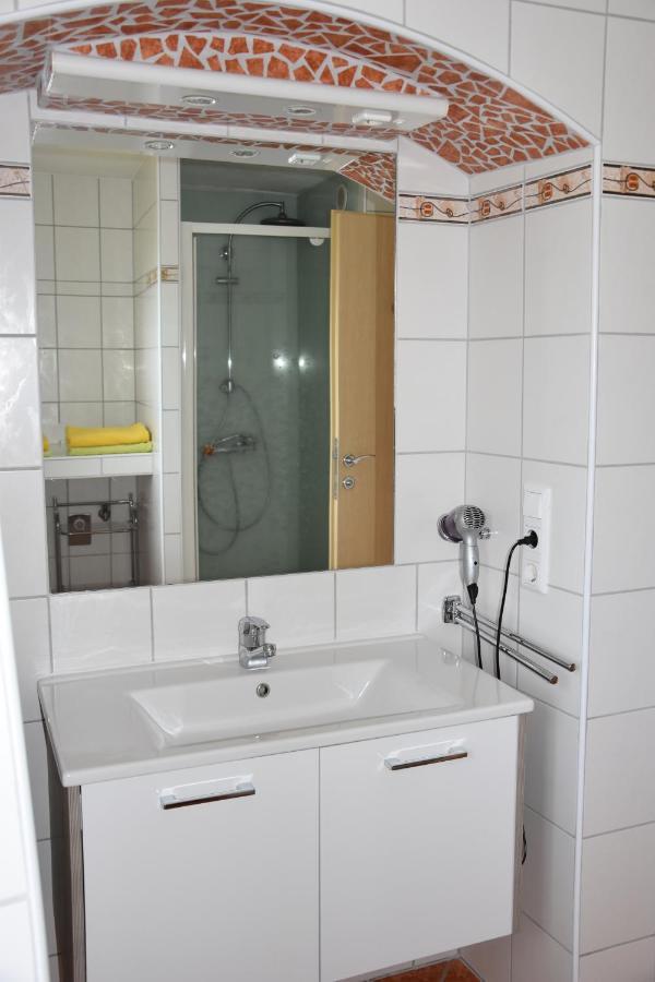 Biohof Weissensteiner Apartment Ullrichs Luaran gambar