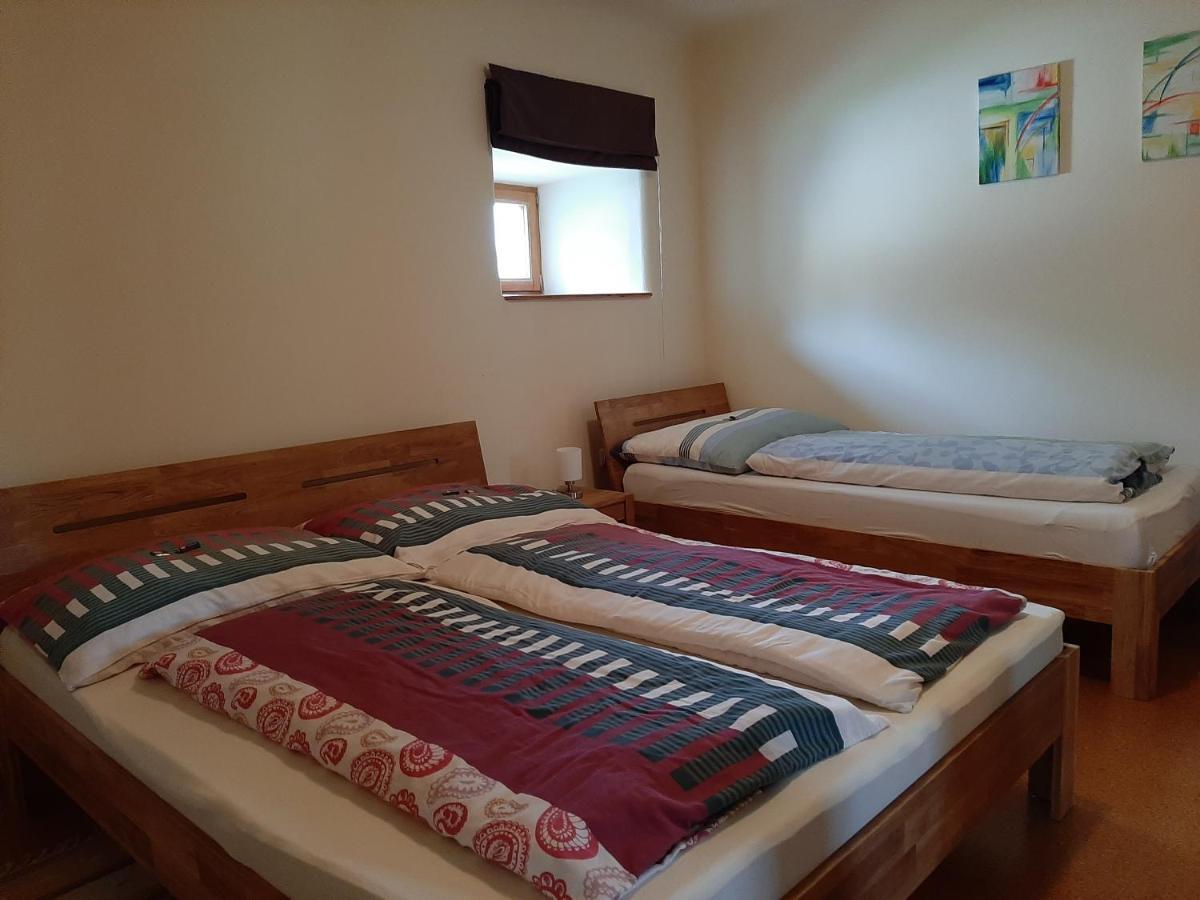 Biohof Weissensteiner Apartment Ullrichs Luaran gambar