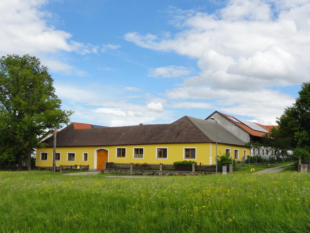 Biohof Weissensteiner Apartment Ullrichs Luaran gambar